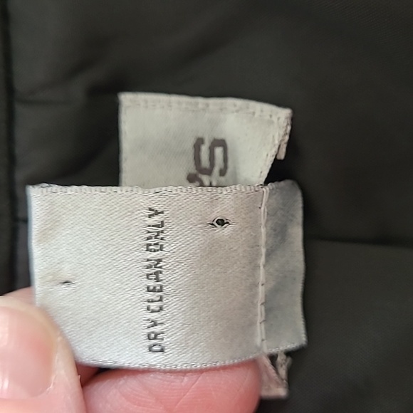 Chico's Black Silk Blend Jacket with Pink, White & Cream Embroidery size 1 - Picture 4 of 10